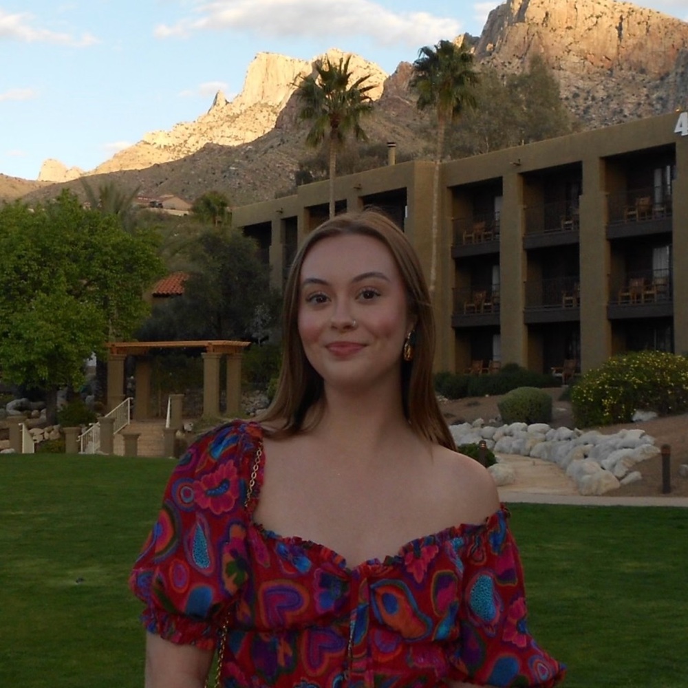 Meet your Posher, Hallie